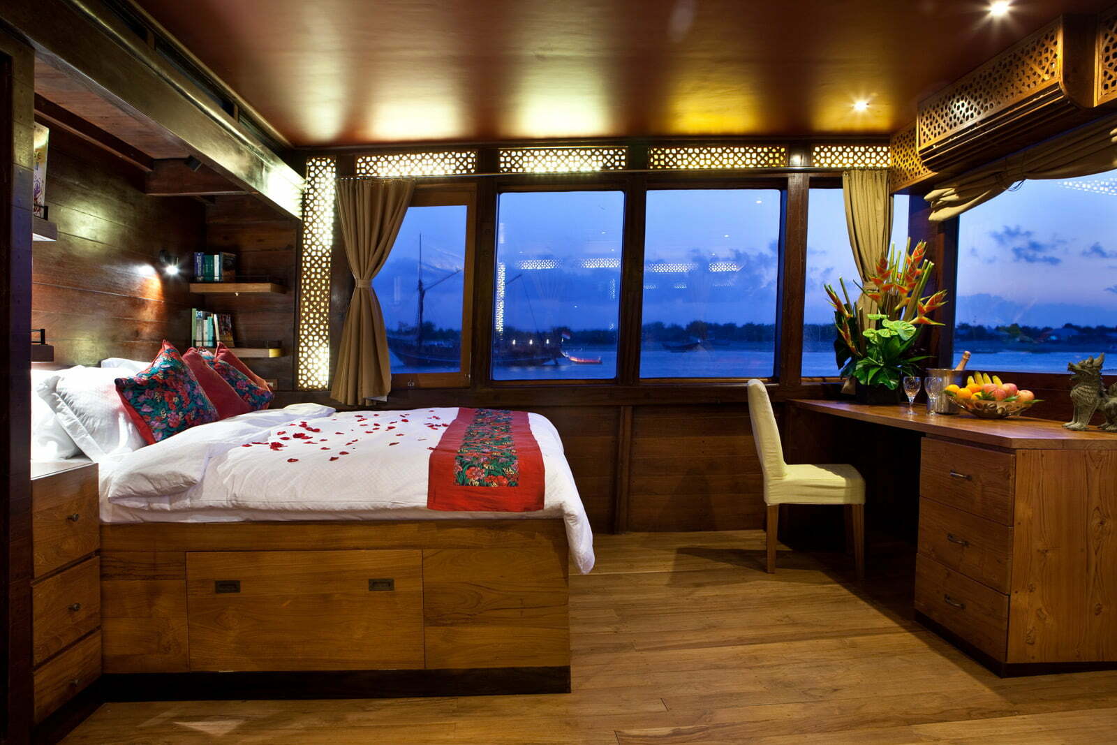 Exclusive Luxury Yacht Charter in Indonesia